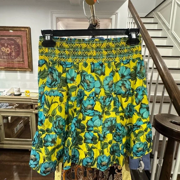 Alice + Olivia Aisha Gatherer Tiered Floral Mini Skirt - Picture 8 of 10